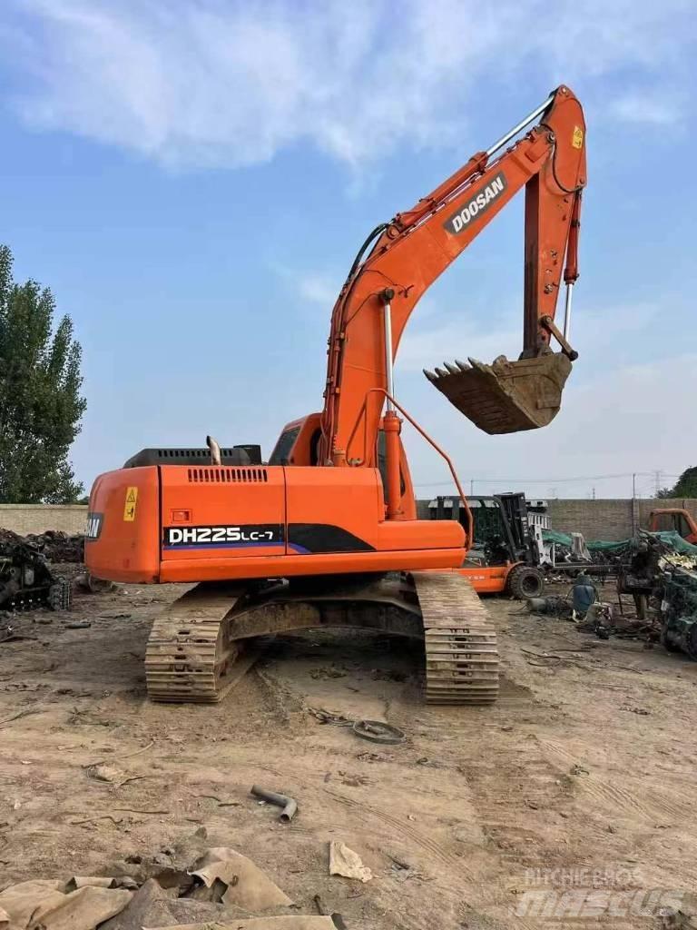 Doosan DH 225 LC-7 Raupenbagger