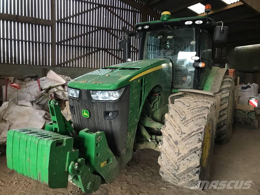 John Deere 8260 R Traktoren