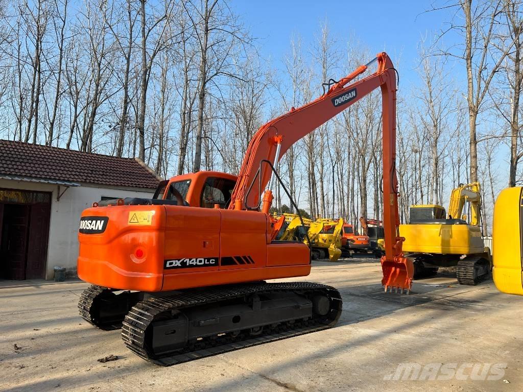 Doosan DX140 Raupenbagger