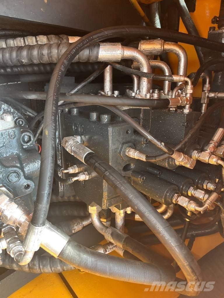 Hyundai 220LC-9S Raupenbagger