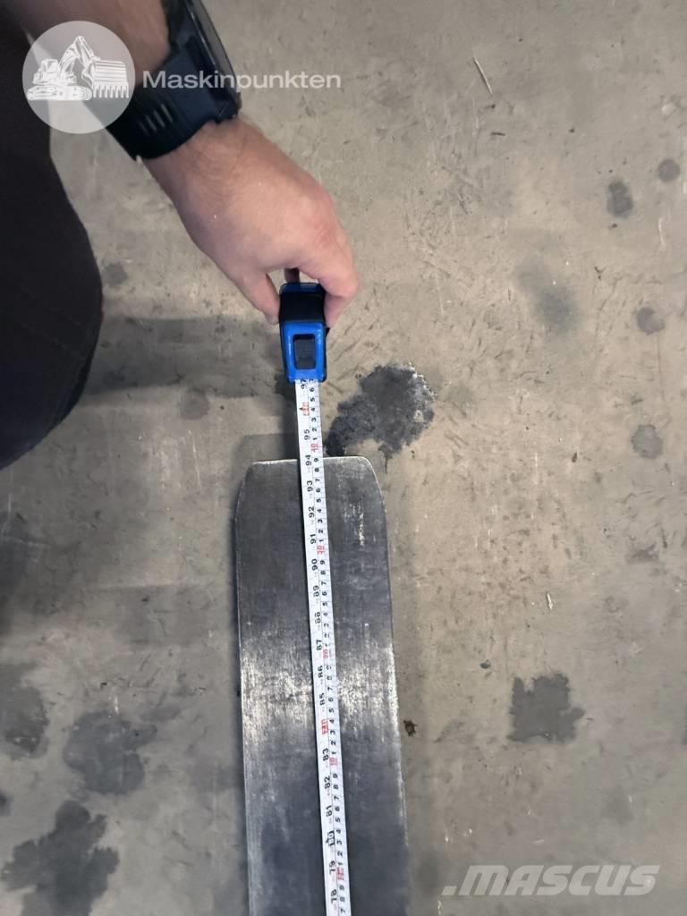 Kalmar DCE 80-6 Diesel Stapler