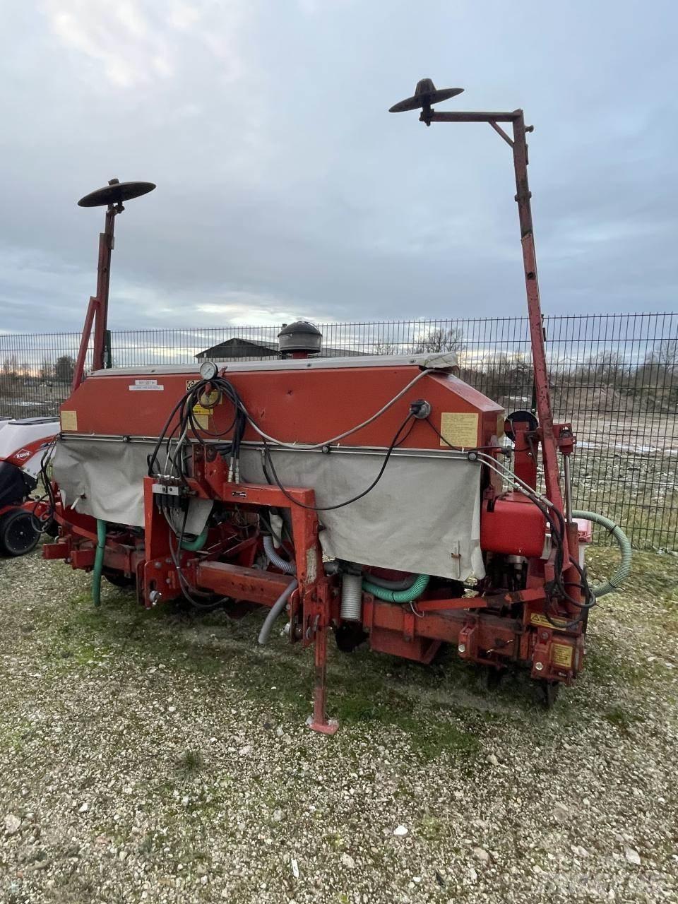 Becker Aeromat Präzisionssaatmaschinen
