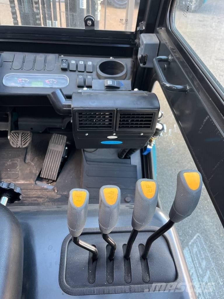 Baoli KBD35+ Triplex Diesel Stapler