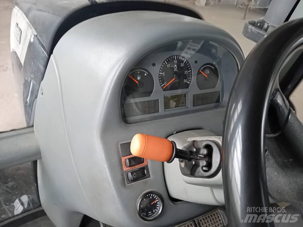 Valtra T 171 Traktoren