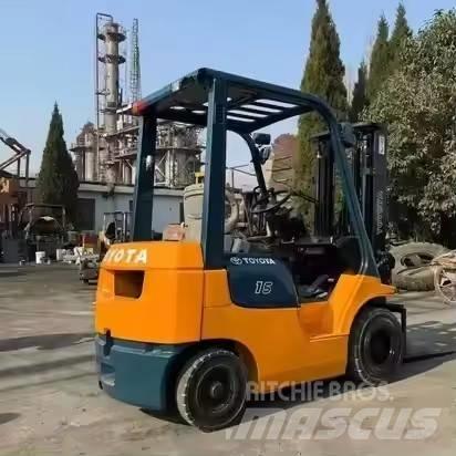 Toyota FD15 Diesel Stapler