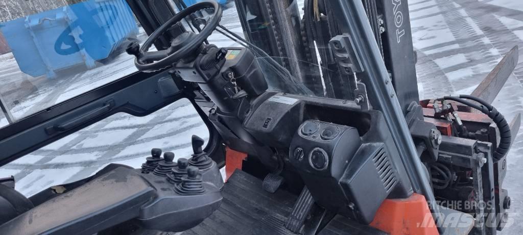 Toyota 7 FBMF 30 Elektro Stapler