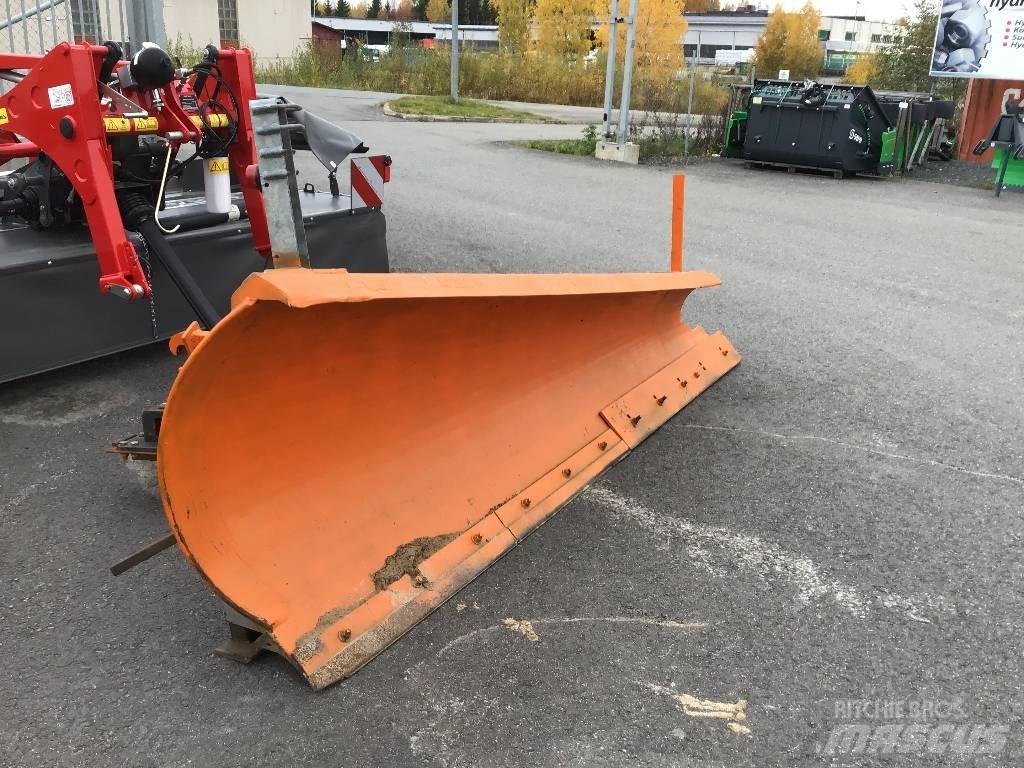  Pure 200 Schneeschilde und -pflüge
