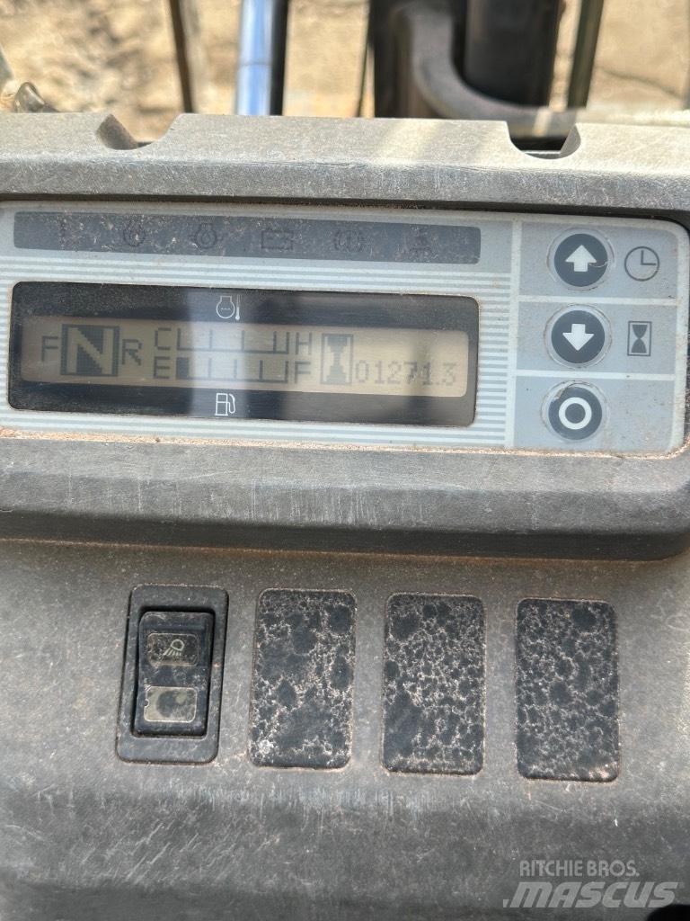 Nissan FD25 Diesel Stapler