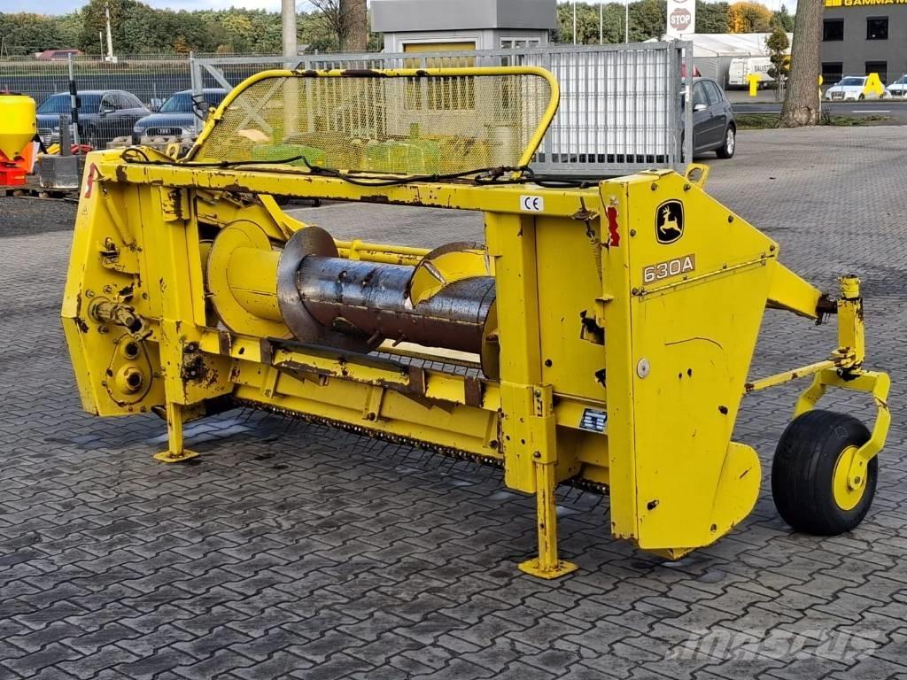 John Deere 630 A Selbstfahrende Häcksler