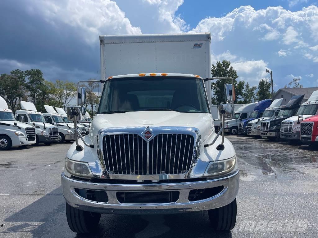 International 4300 Kastenaufbau