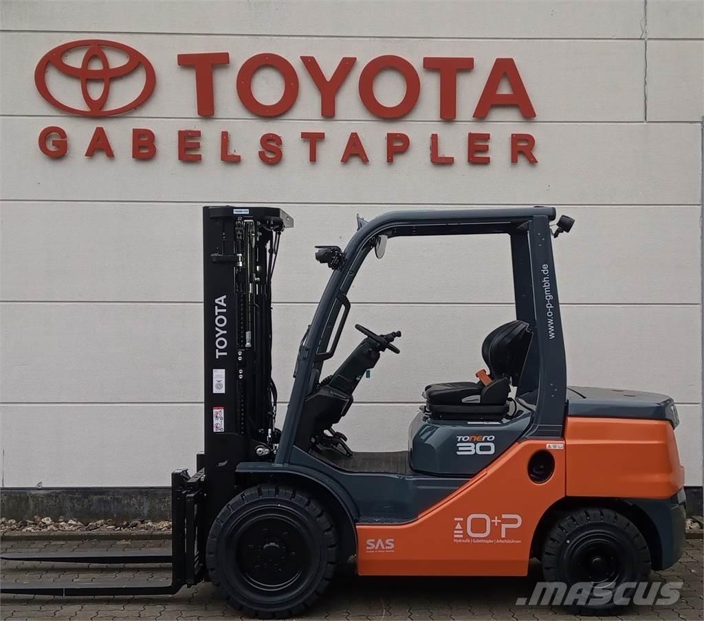 Toyota 52-8FDF30 Diesel Stapler