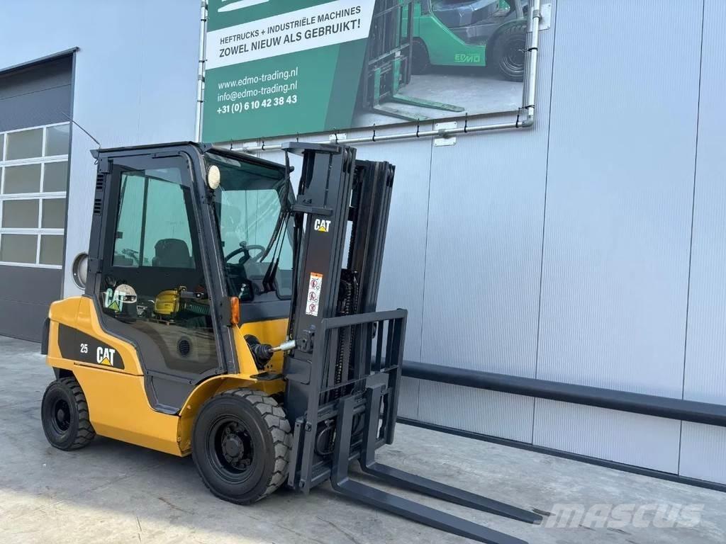 CAT GP25N Heftruck Gas Stapler