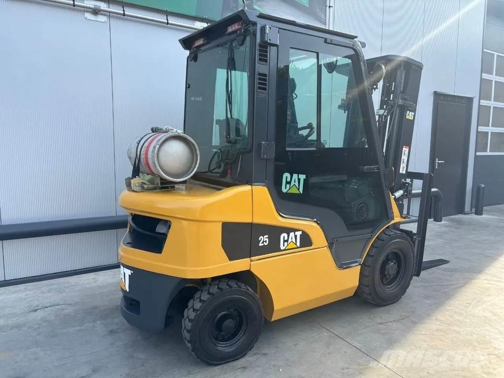 CAT GP25N Heftruck Gas Stapler