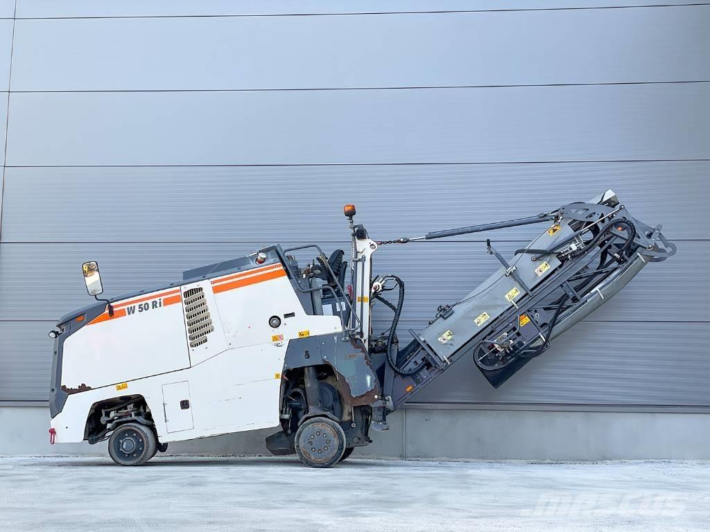 Wirtgen W 50 RI Asphaltfräsen
