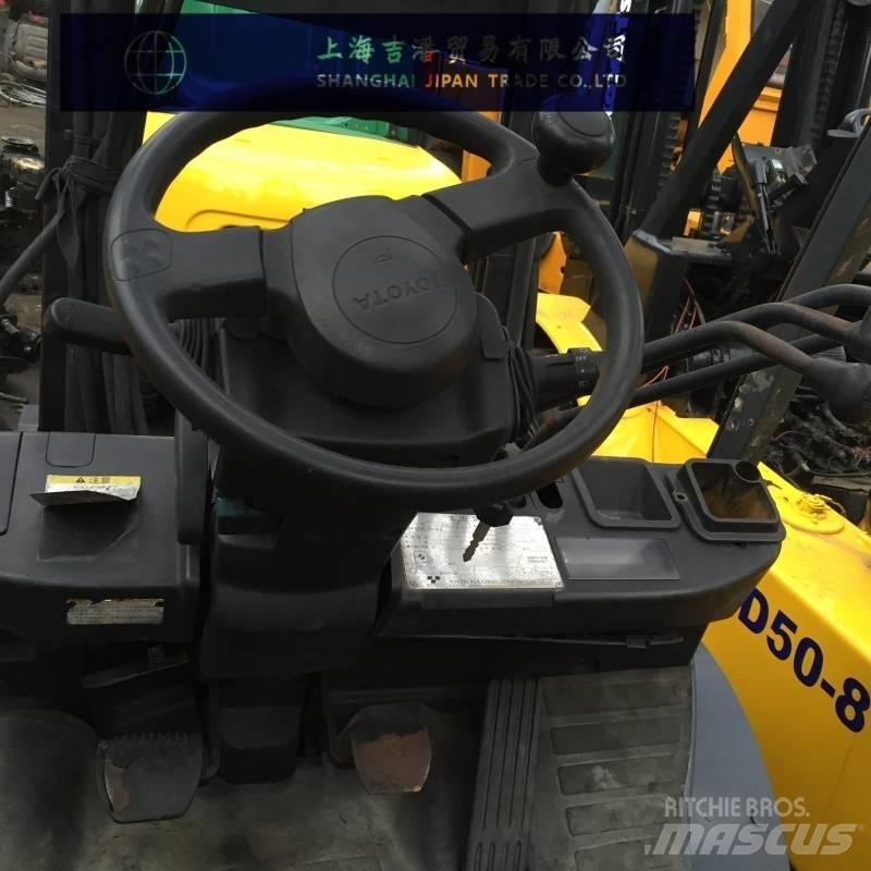 Toyota 8F Diesel Stapler