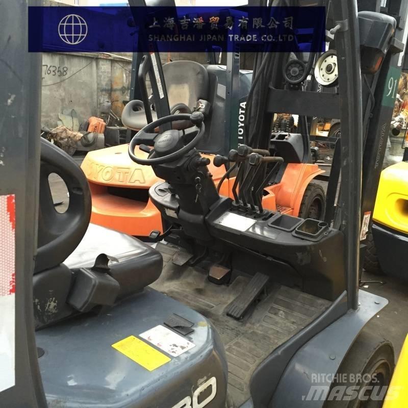 Toyota 8F Diesel Stapler