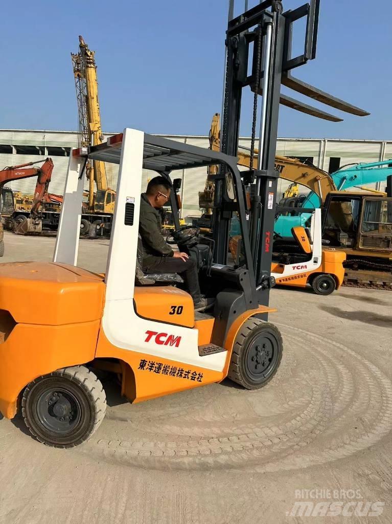 TCM FD30T6 Diesel Stapler