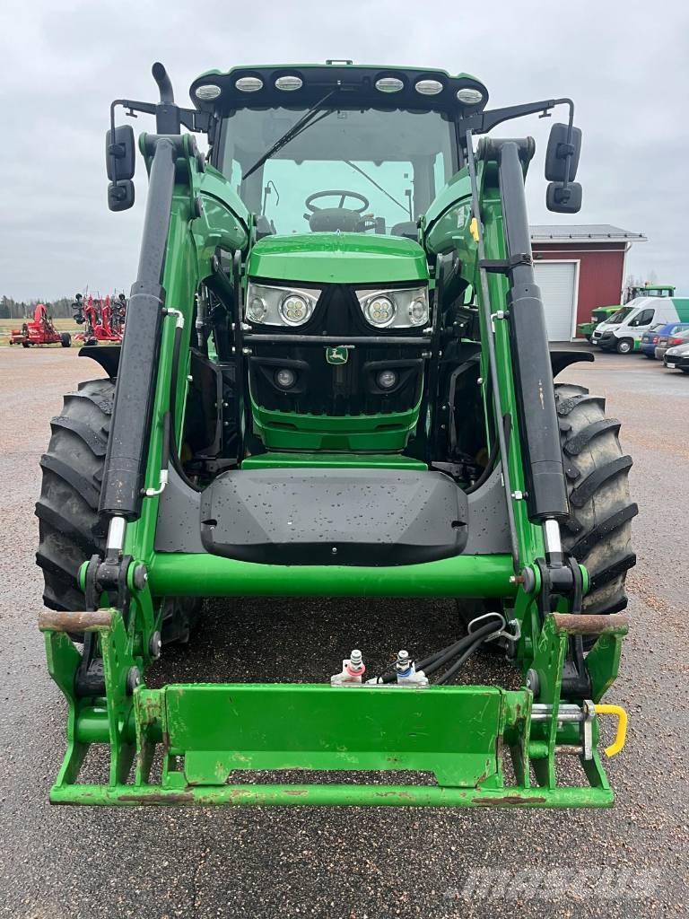 John Deere 6130 R Traktoren