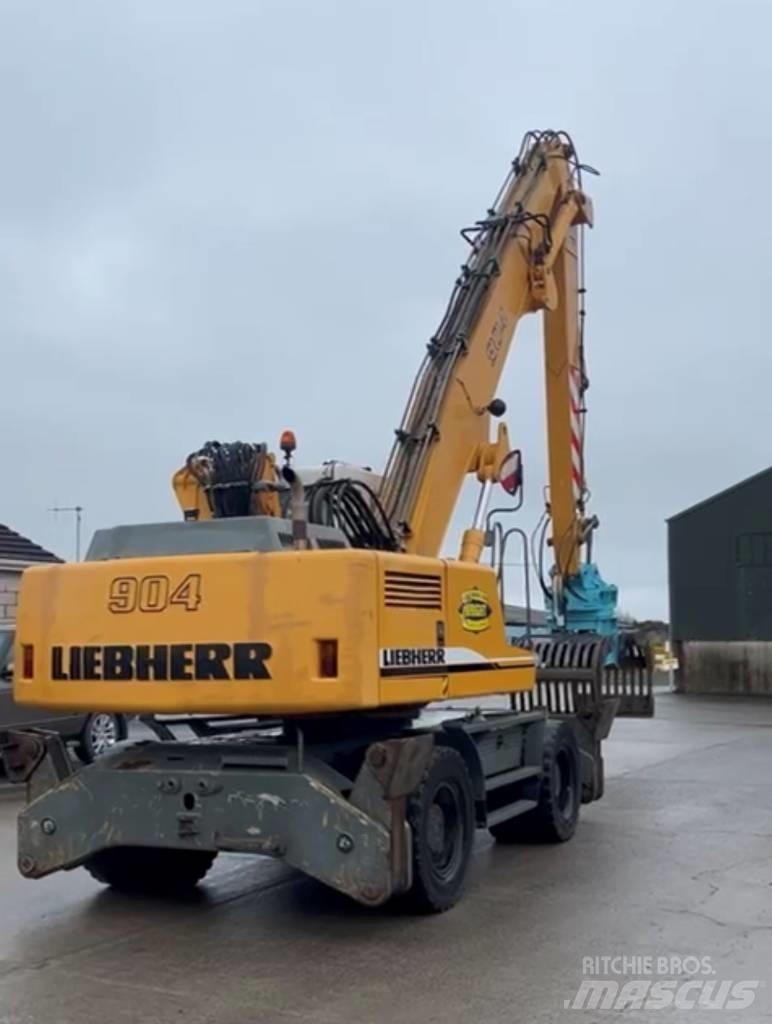 Liebherr A 904 C Materialumschlag