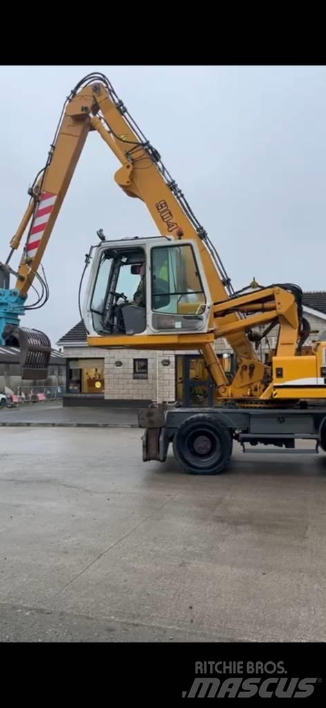 Liebherr A 904 C Materialumschlag