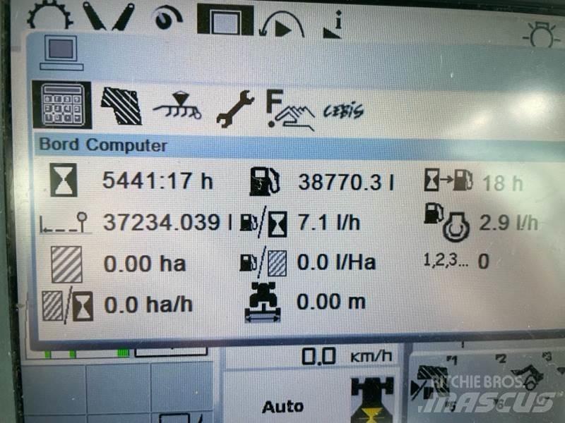 CLAAS ARION 550 Traktoren