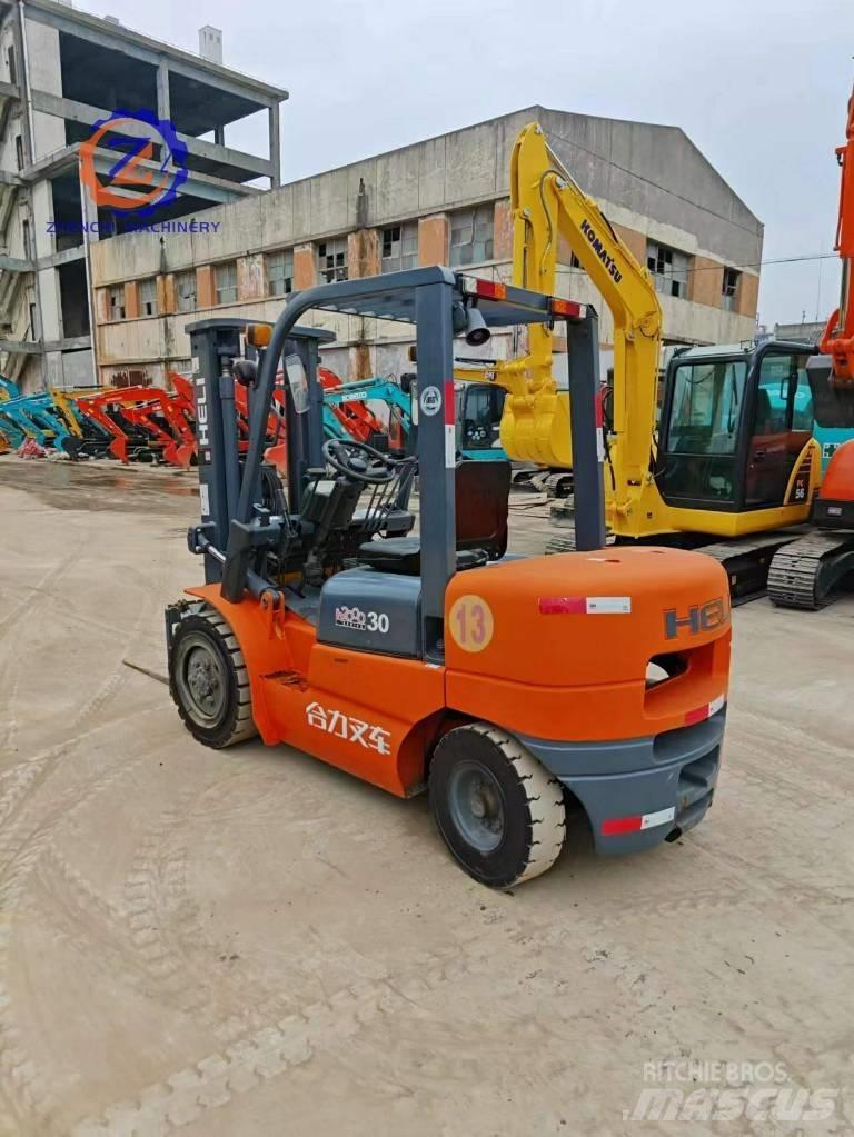 Heli CPCD 30 Diesel Stapler
