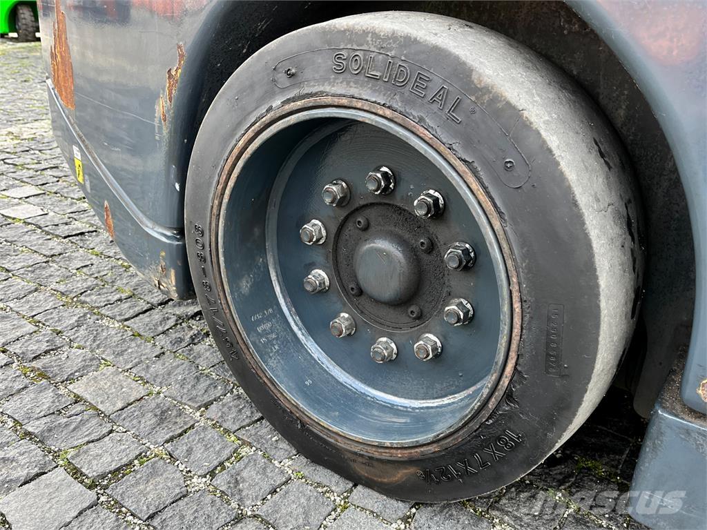 Aisle-Master 15NE Schmalgangstapler