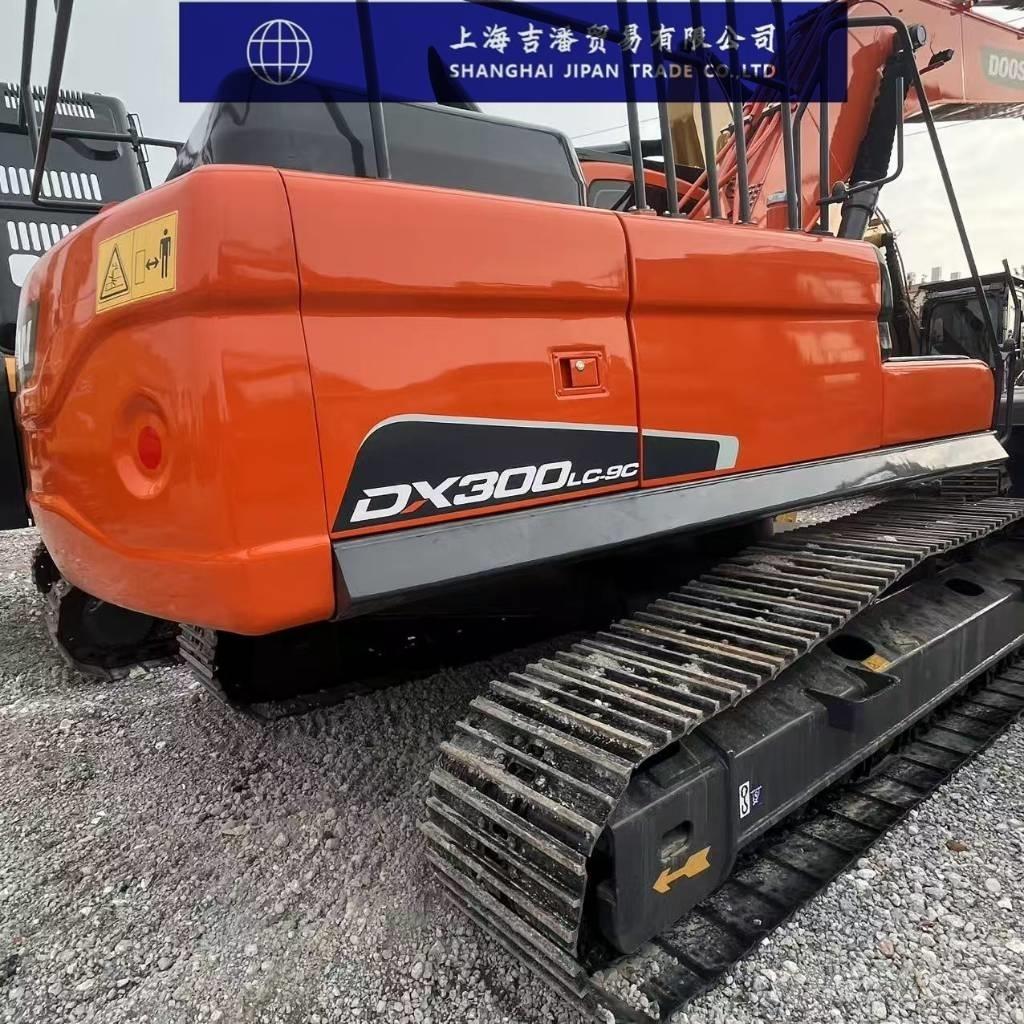 Doosan DX 300 LC Raupenbagger