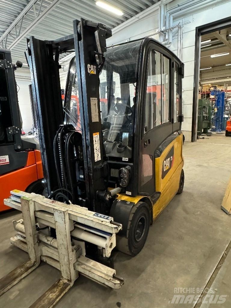 CAT EP25N Elektro Stapler