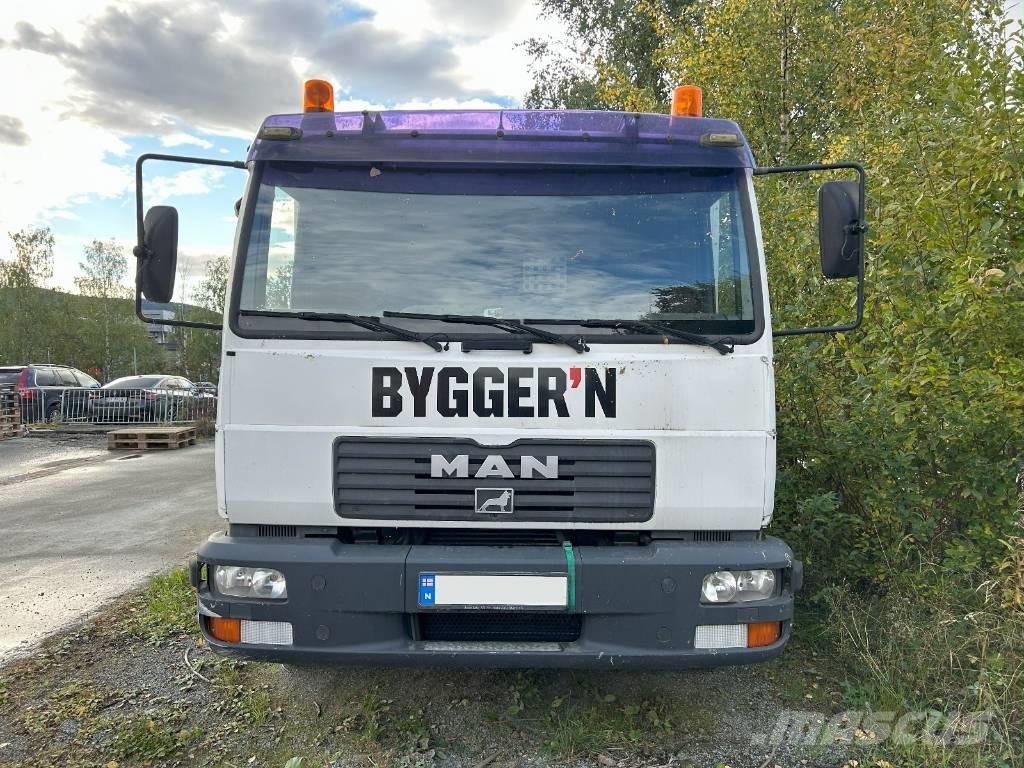 MAN LE 8.180 Kranwagen