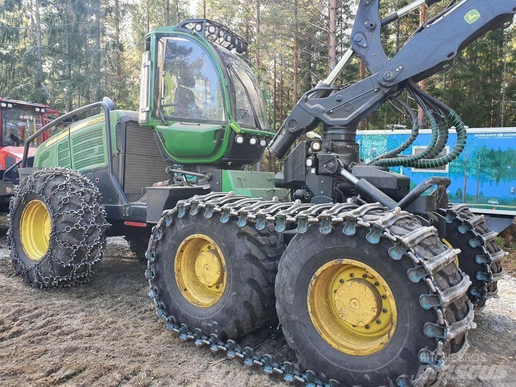 John Deere 1470 G Harvester
