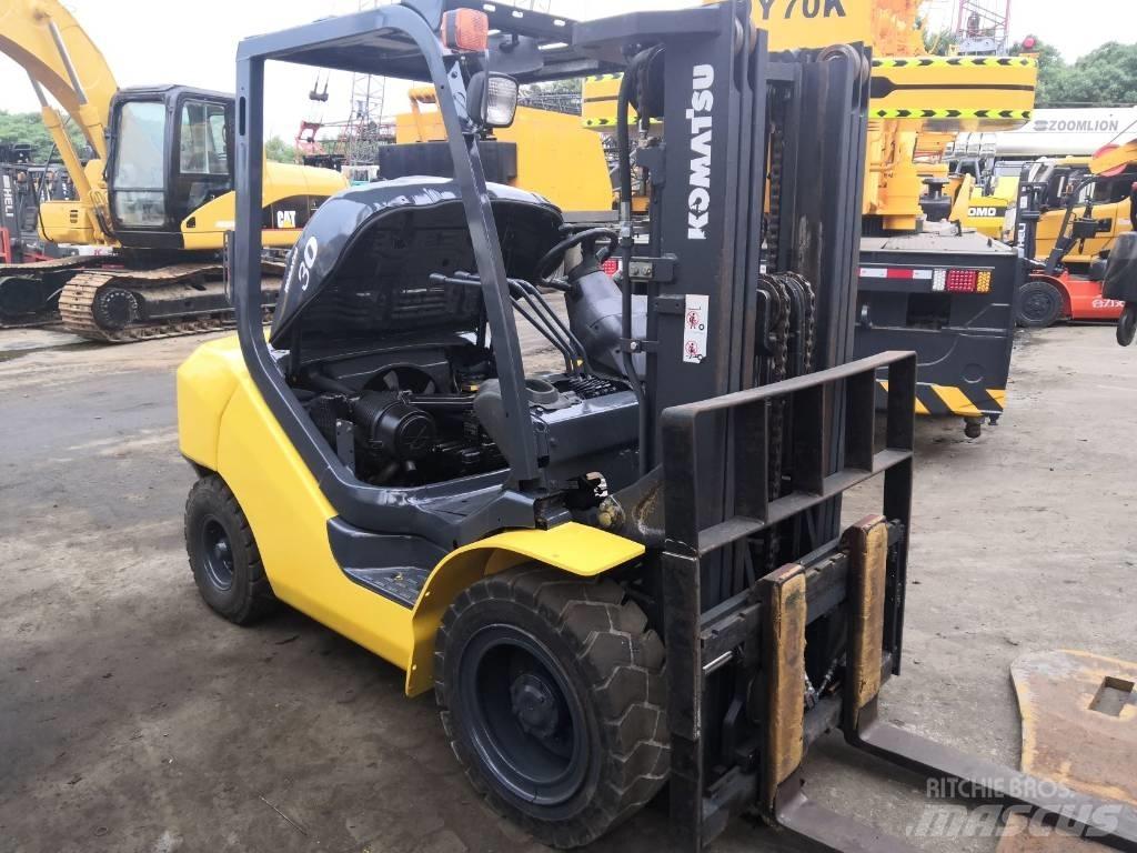 Komatsu 30 Diesel Stapler
