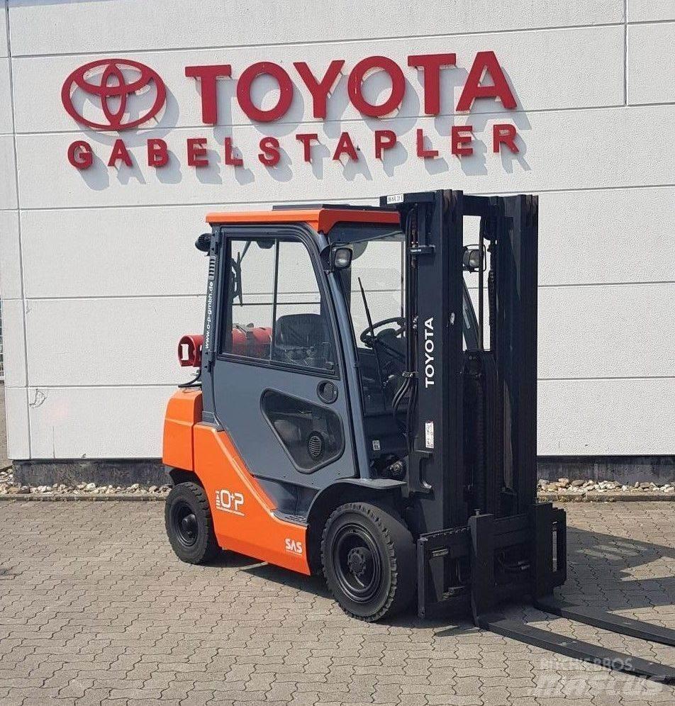 Toyota 02-8FGF25 Gas Stapler