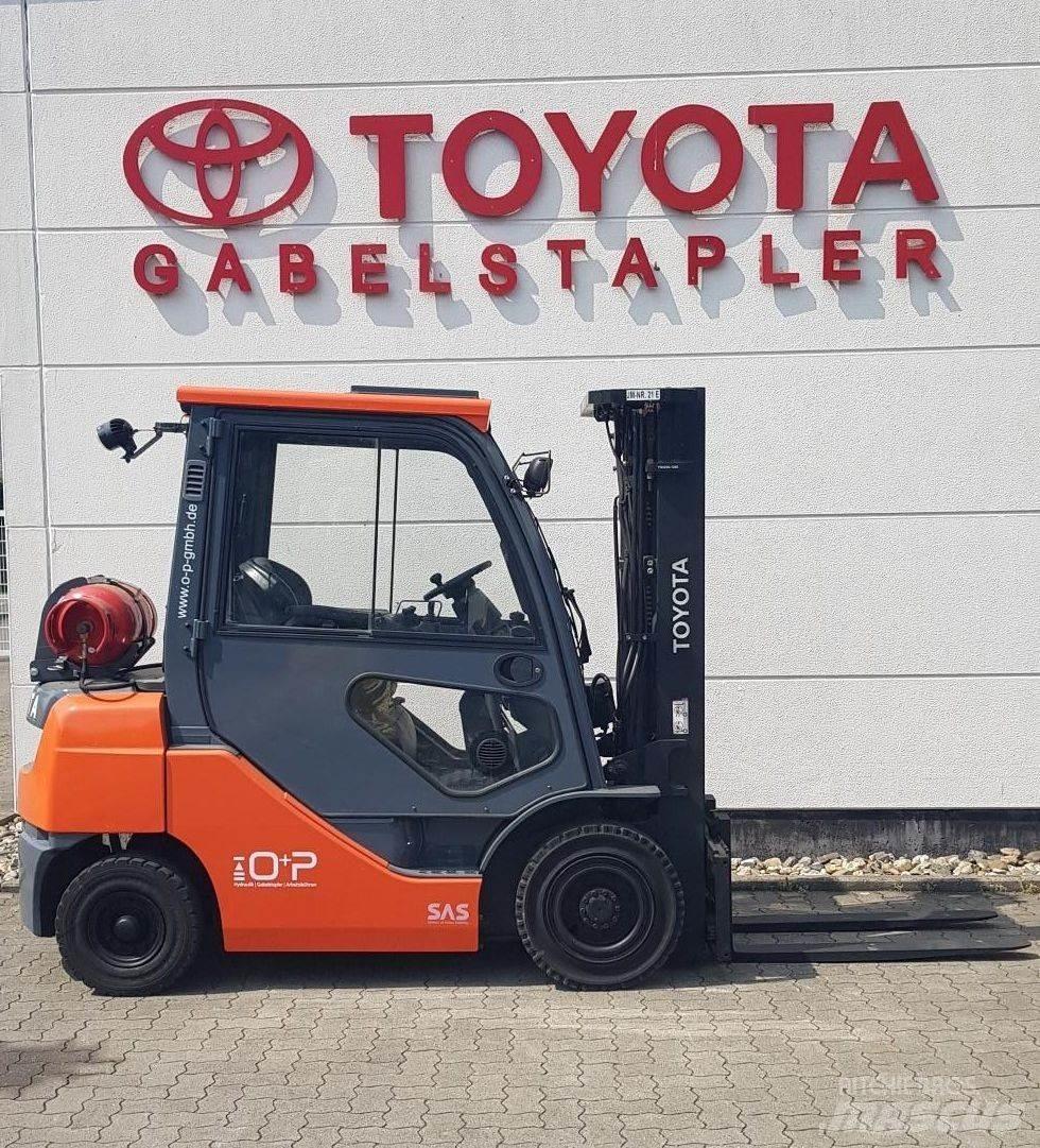 Toyota 02-8FGF25 Gas Stapler