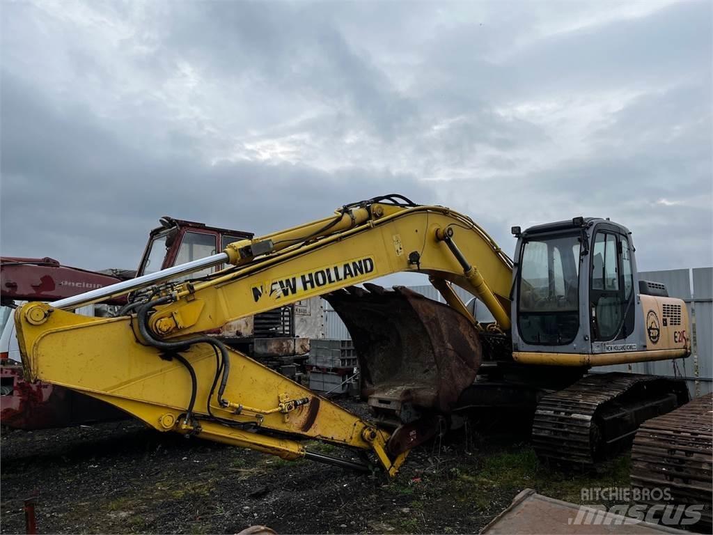 New Holland E 215 Sonstige Baumaschinen
