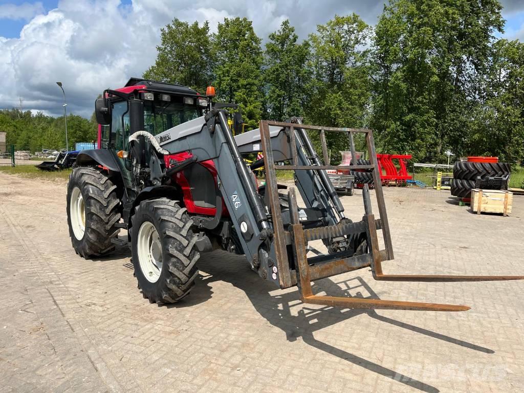 Valtra A 93 Traktoren