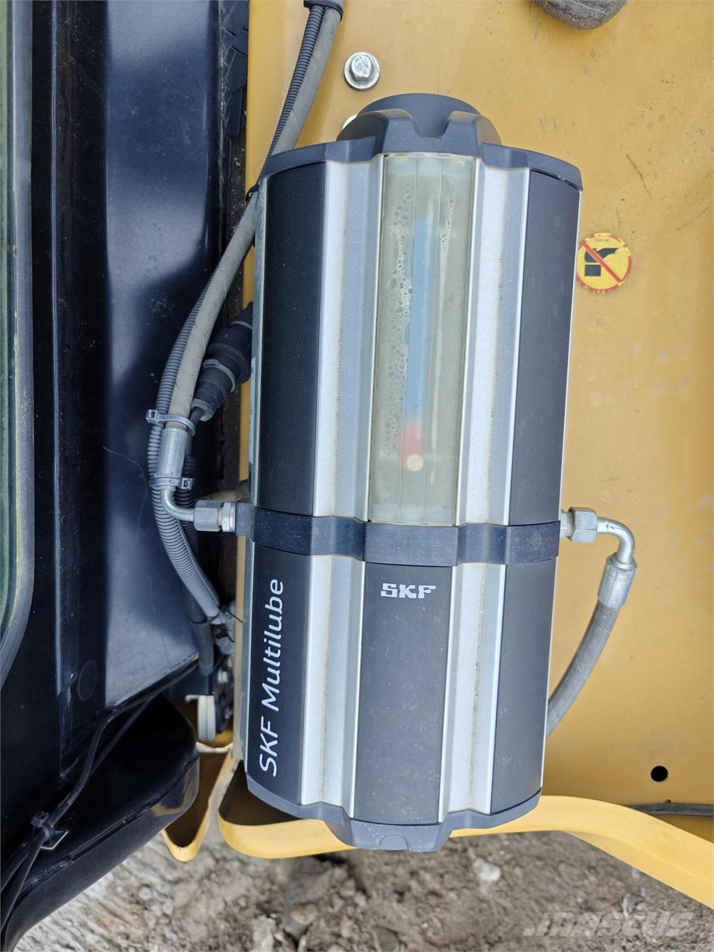 CAT 323 Raupenbagger