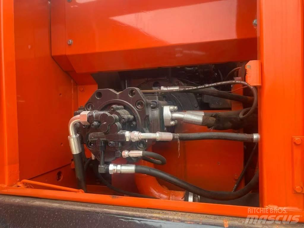 Doosan DX 225 LC Raupenbagger