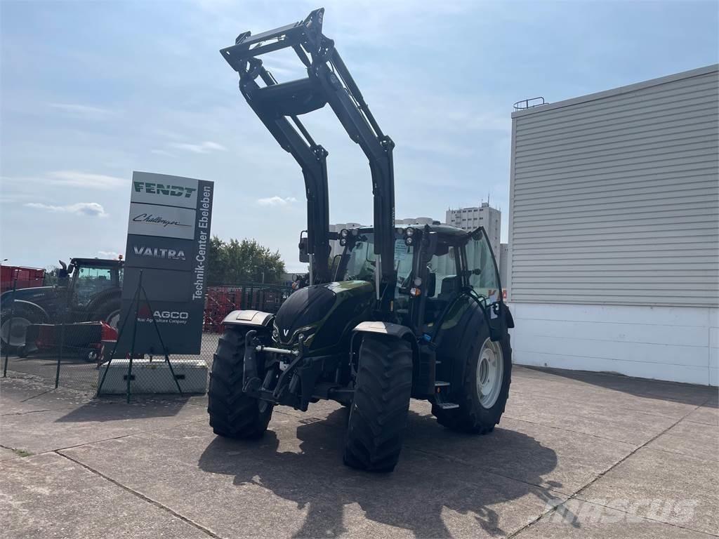 Valtra N155 EA 2B1 Traktoren