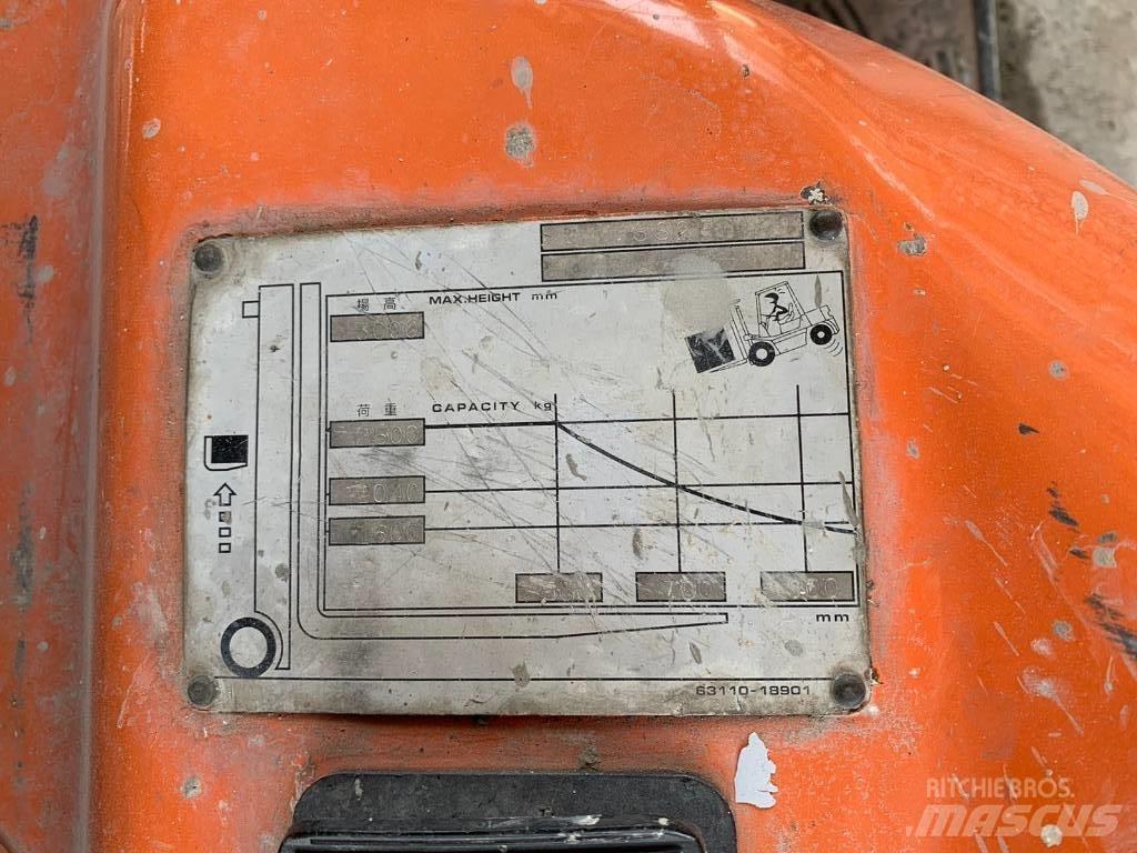 TCM Forklift FD25T4 Diesel Stapler
