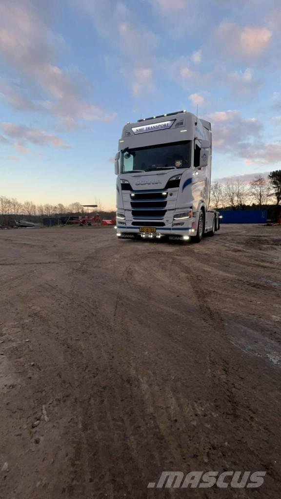 Scania R530 Sattelzugmaschinen