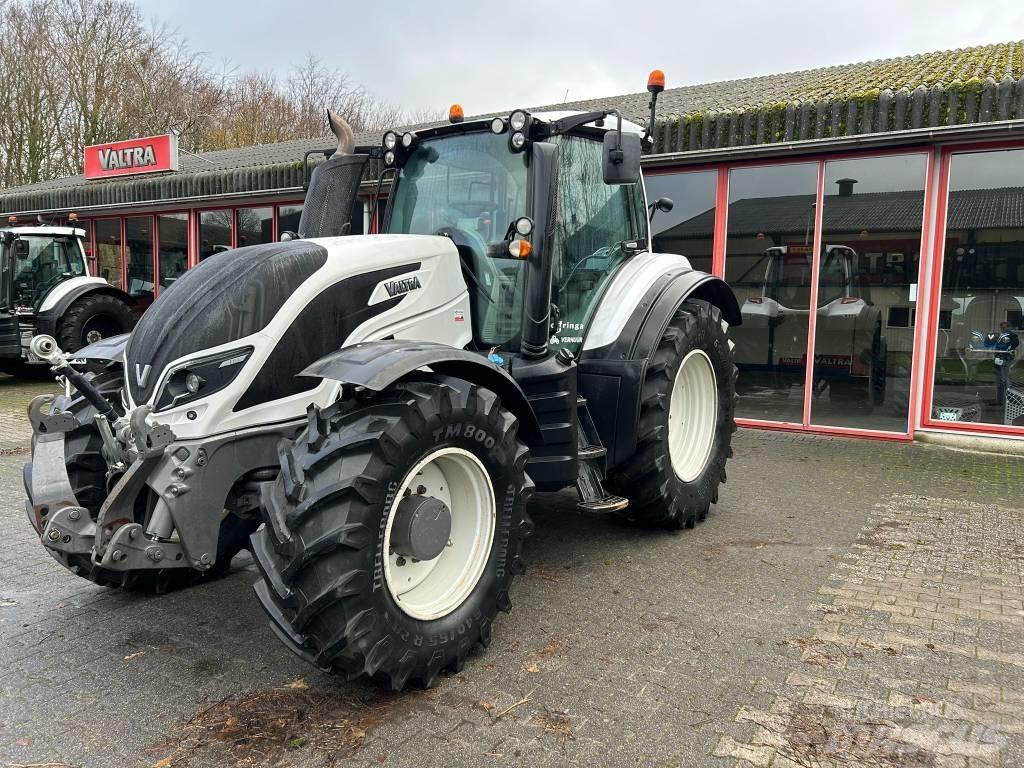 Valtra T154 Active Traktoren