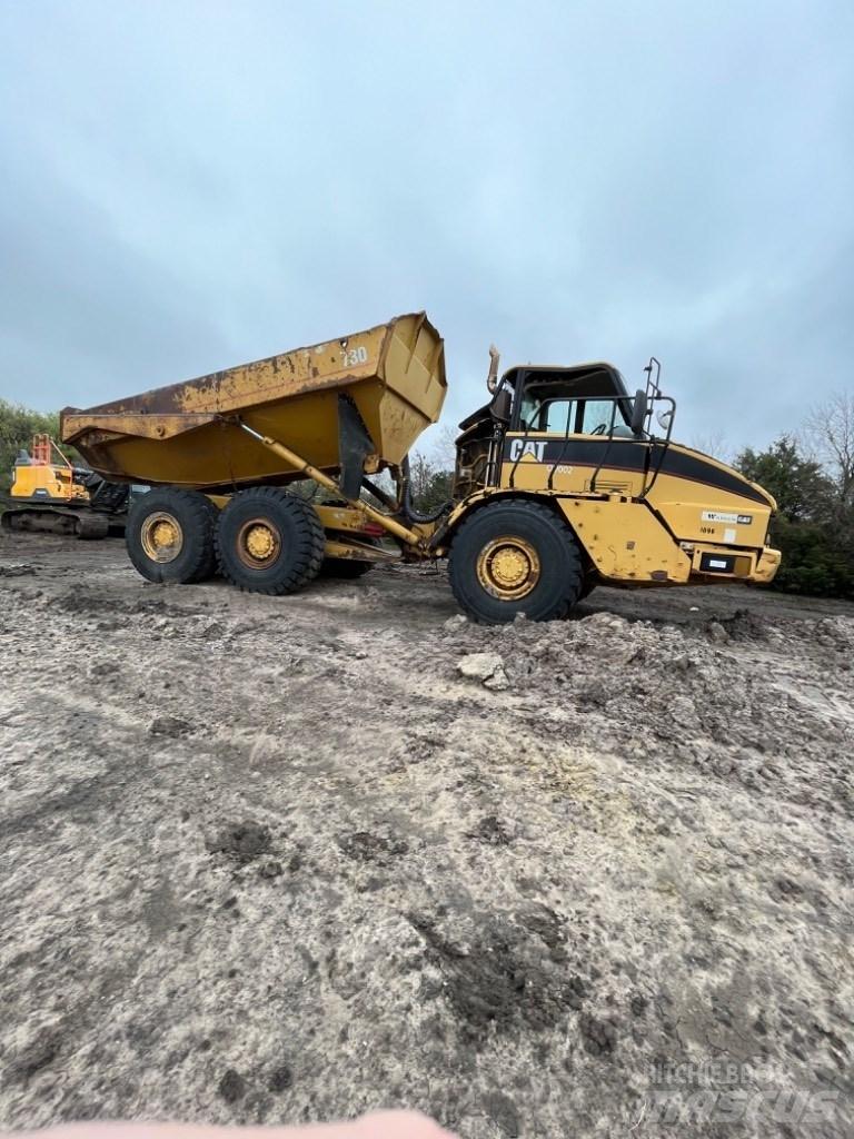 CAT 730 Dumper - Knickgelenk