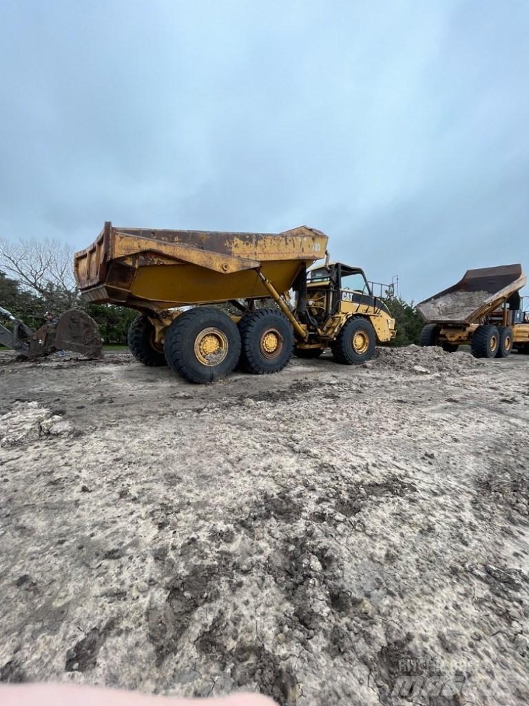 CAT 730 Dumper - Knickgelenk