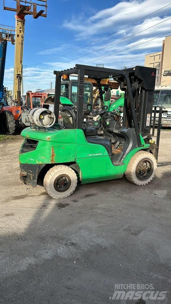 Mitsubishi FG30N Andere Gabelstapler