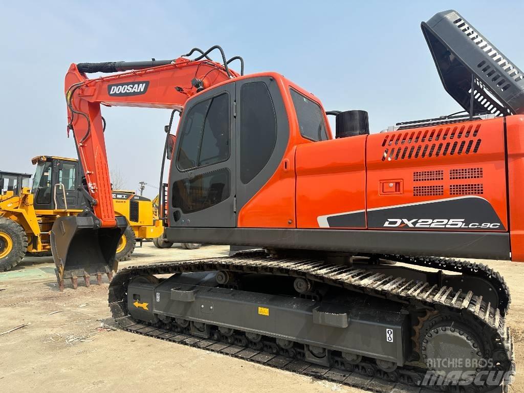 Doosan DX 225LC-9C Raupenbagger