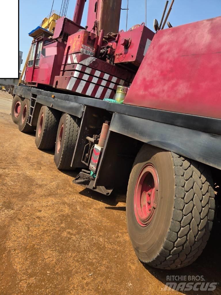Krupp KMK 5110 All-Terrain-Krane