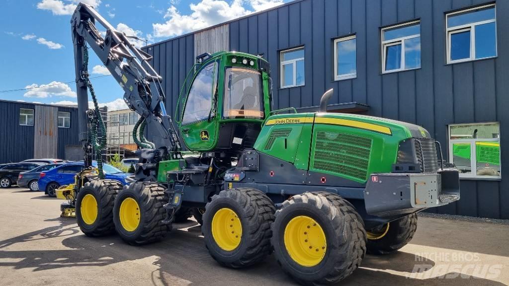 John Deere 1170 G Harvester
