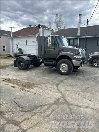 International 4400 Sattelzugmaschinen