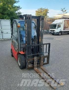 Manitou MI 25 Diesel Stapler